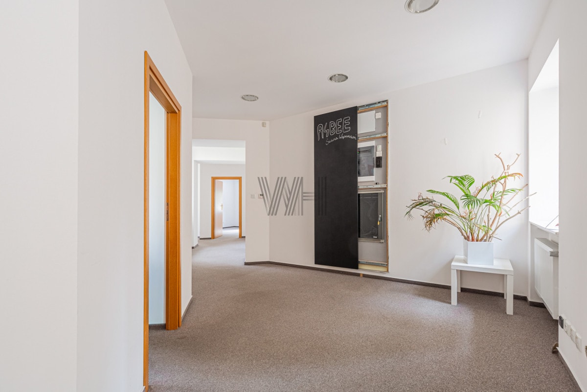 Lokal użytkowy - Warszawa - Śródmieście - 185 m²/6 pokoi