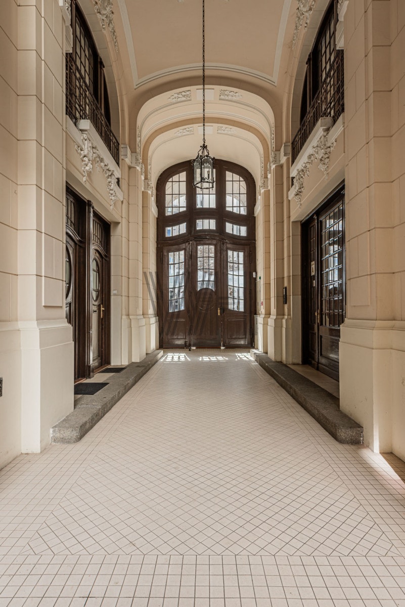 Lokal użytkowy - Warszawa - Śródmieście - 111.5 m²/5 pokoi